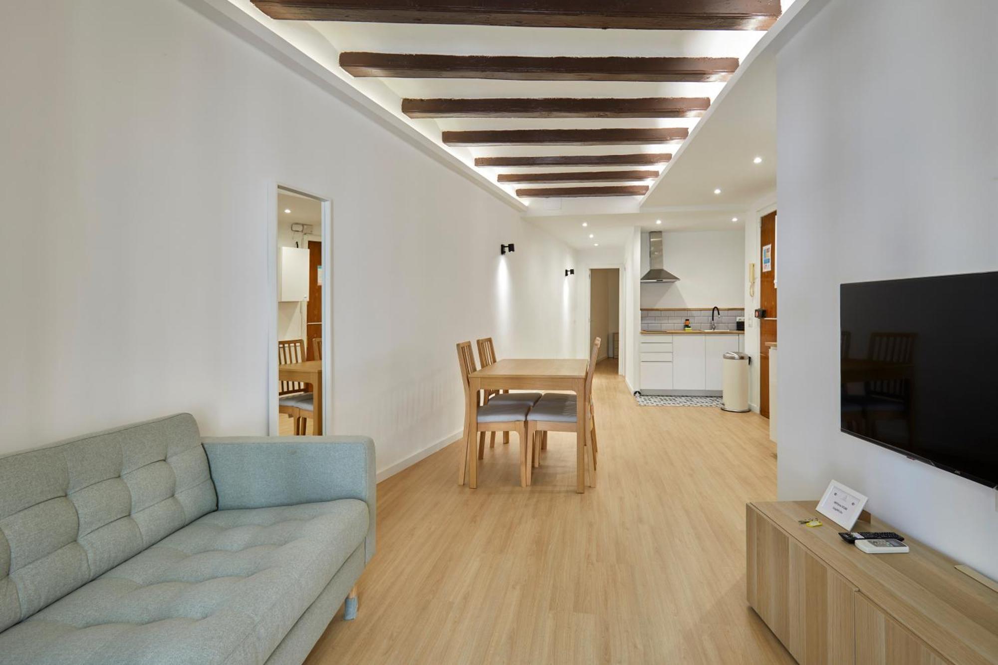 17 Nice Apartment Next To El Molino Barcelona Bagian luar foto