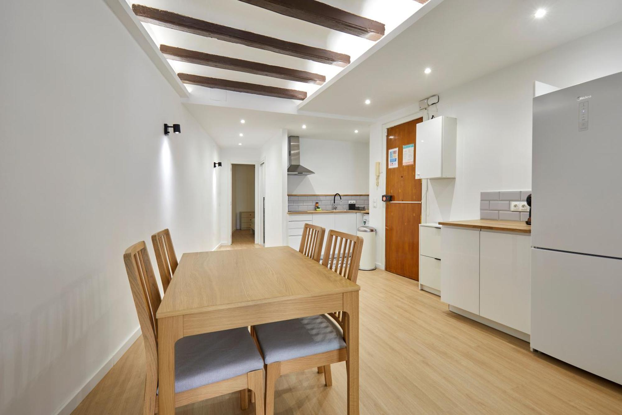 17 Nice Apartment Next To El Molino Barcelona Bagian luar foto