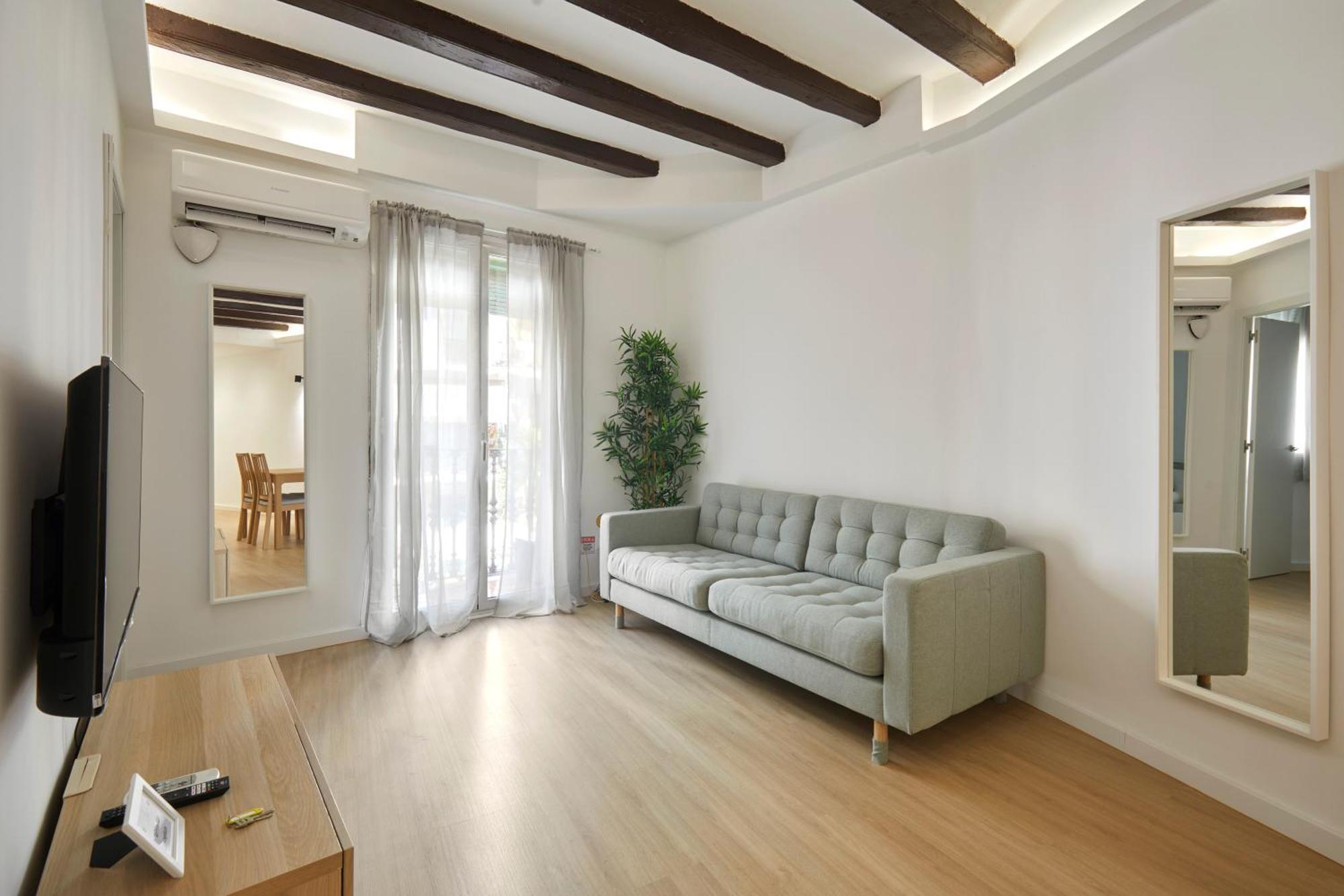 17 Nice Apartment Next To El Molino Barcelona Bagian luar foto