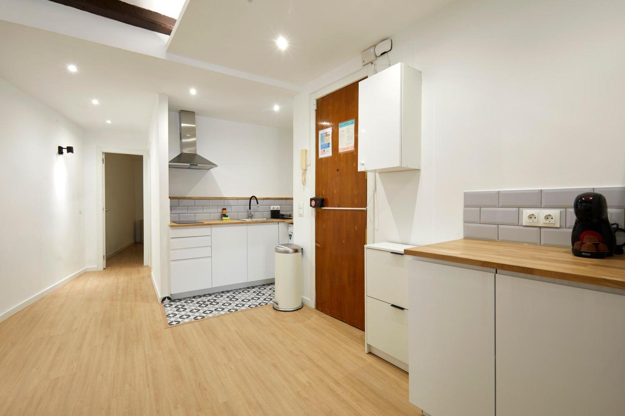 17 Nice Apartment Next To El Molino Barcelona Bagian luar foto
