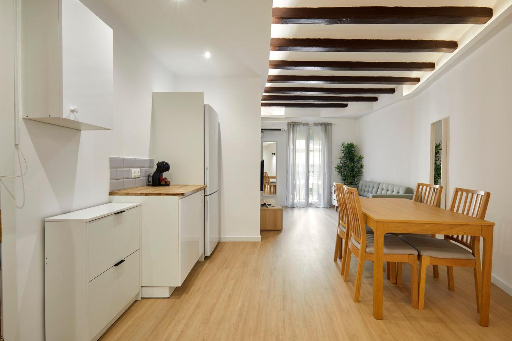 17 Nice Apartment Next To El Molino Barcelona Bagian luar foto